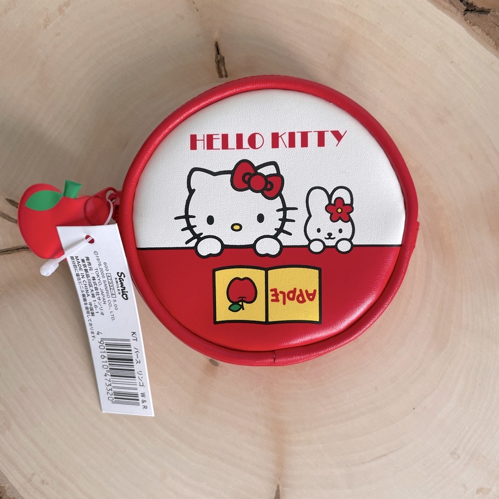 NWT. Sanrio Hello Kitty Coin Purse.